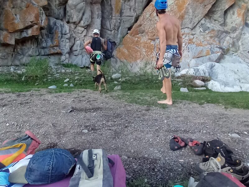 Clases express de escalada deportiva en roca en el mejor granito del Valle