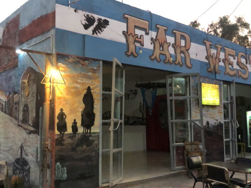 FAR WEST resto bar